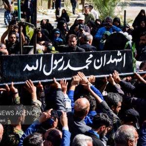 مادر شهید رضا ابارشی به فرزند شهیدش پیوست