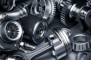 محموله لوازم یدکی قاچاق از لنج باری در بندر خمیر کشف شد