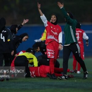 کنایه سرمربی سابق پرسپولیس به قرمزها/ تیم بدون ساختار نامزد سقوط است!