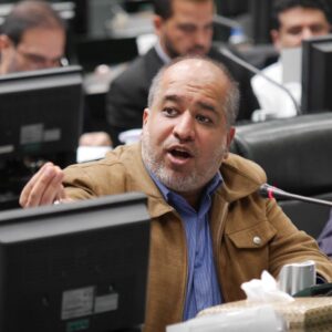 خضریان: مدنی‌زاده از عاقبت همتی درس بگیرید!