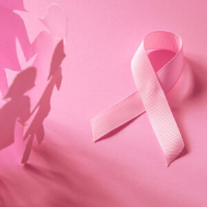 از هر ۴ مورد سرطان سینه، ۱ مورد در زنان زیر ۵۰ سال رخ می‌دهد