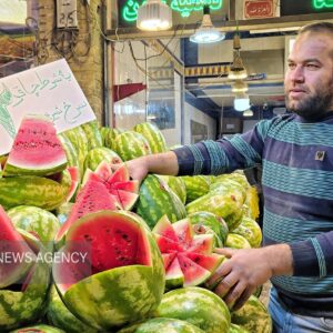 میوه یلدا روی دور تند گرانی؛ دلال‌ها در میدان، نظارت در حاشیه