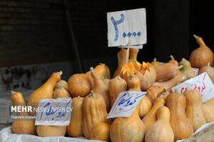 مردم‌نگاری از بازار یلدایی زیراب؛ سبدها سبک و آیین ها کمرنگ است