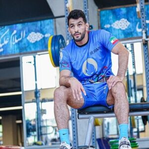 اهدای لباس حسن یزدانی به هوداران در شرایط عجیب+ فیلم