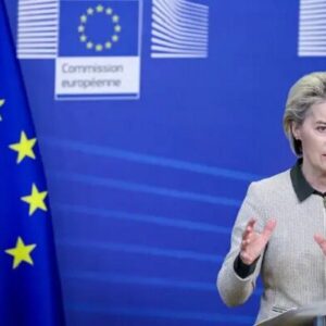 فون در لاین: باید خطرهای استفاده از دارایی‌های روسیه را بررسی کنیم