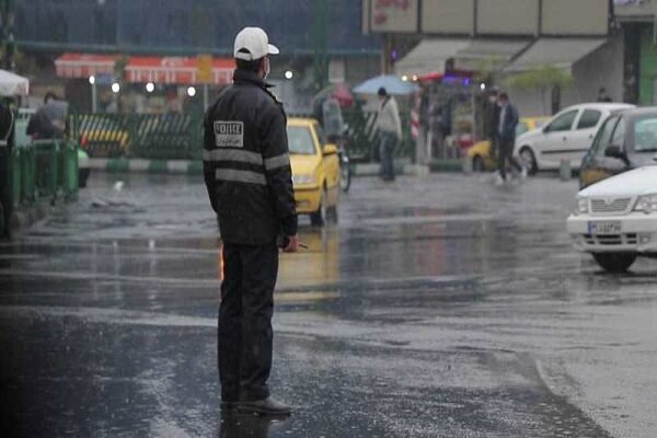 لغزندگی معابر تهران به‌دلیل بارش باران