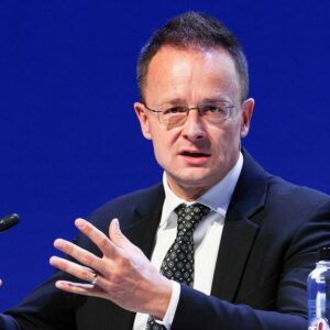 سیارتو: مجارستان در برابر تحریم‌های بیشتر علیه روسیه می‌ایستد