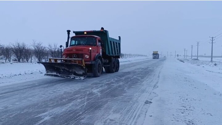 عملیات برفروبی محور هالیدیشت به خصیل دشت  املش