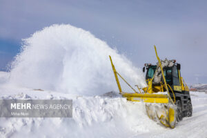 ۳ هزار تن نمک و ۲۰ دستگاه ماشین‌آلات راهداری در دماوند آماده زمستان