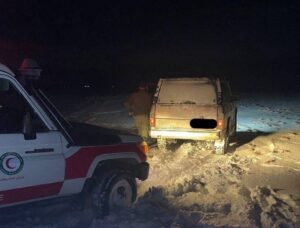 امدادرسانی به ۹۵ مسافر گرفتار در برف و کولاک محور شاهرود-گرگان