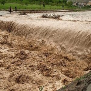 جاری شدن سیلاب در روستای ایثارده تنکابن