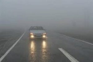 هشدار پلیس راه اصفهان؛ محورهای داران لغزنده و مه‌آلود است