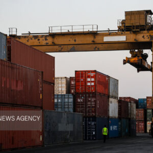 رسوب ۵ میلیون تن کالای اساسی در بنادر؛ تعرفه پایین انبارداری مقصر اصلی