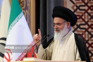 حسینی بوشهری: پایبندی آیت‌الله یزدی به اصول و تکلیف بی‌نظیر بود