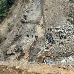 ۳ نفر در اثر رانش زمین در گذرگاه کوهستانی در شمال ویتنام مدفون شدند