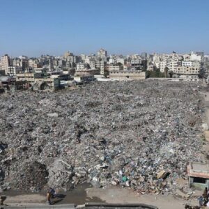 فاجعه زیست‌محیطی در غزه و انباشت حجم عظیمی از زباله+ تصاویر