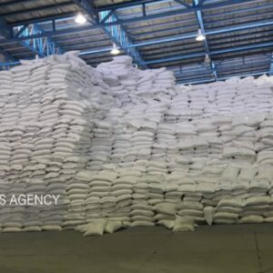 کشف انبار بزرگ احتکار شکر در کنگاور