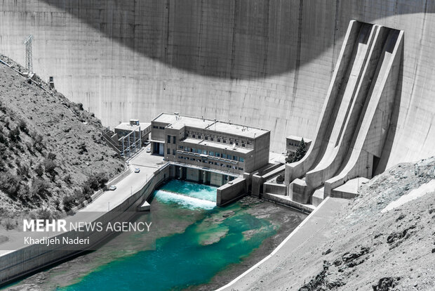 ذخیره سد زاینده‌رود به ۸ درصد رسید؛ اثر بارش‌ها تا بهمن‌ مشخص می‌شود