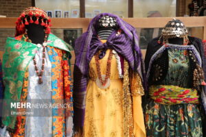 لباس کردی با قدمتی هزاران‌ساله و فلسفه‌ای فراتر از پوشش ظاهری