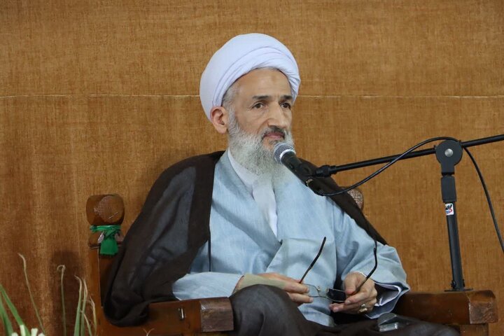 آیت الله لائینی: توانمندسازی بانوان محور اصلی راهبری فرهنگی است