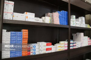 هشدار درباره تشدید کمبود دارو؛ اعتراف وزیر و معاونش!