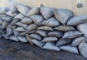 توقیف محموله ۲۲ تنی زغال بلوط فاقد مجوز در الیگودرز