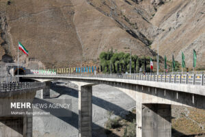 ۴.۵ همت درآمد معوق عوارض آزادراه‌ها در بودجه ۱۴۰۵ هدف‌گذاری شد