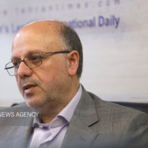 اولیا: عملکرد واقعی اقتصاد کشور پایین‌تر اهداف پیش بینی شده است