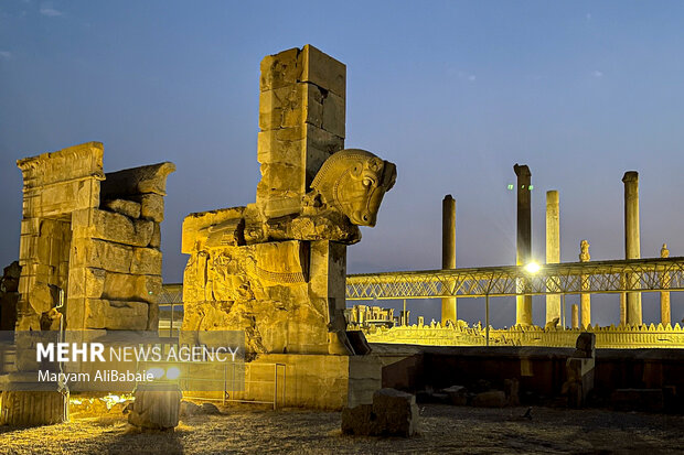 تخت‌ جمشید میزبان آیین ملی شب یلدا