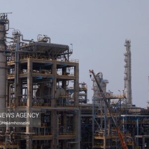 تصمیم‌گیری کارگروه وزارت نفت برای مدیریت خوراک پتروشیمی‌ها