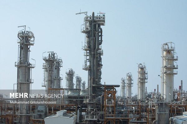 ۲۳ درصد ظرفیت گاز صنعت پتروشیمی خالی است