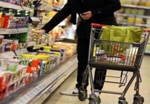 امام جمعه چمران: رهاشدگی بازار به روحیه مردم صدمه می‌زند