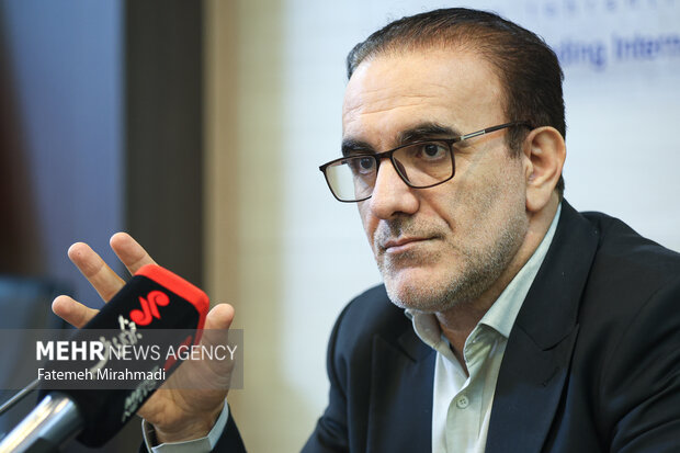 سهم پرداخت از جیب مردم باید به کمتر از ۳۰ درصد برسد