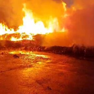 جزئیات حریق گسترده انبار بزرگ لباس در ورامین