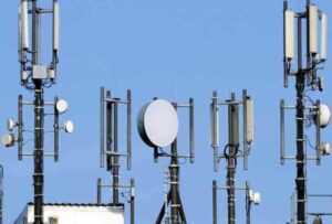 سملیان: ۳ سایت جدید ارتباطی در کنگان راه‌اندازی می‌شود