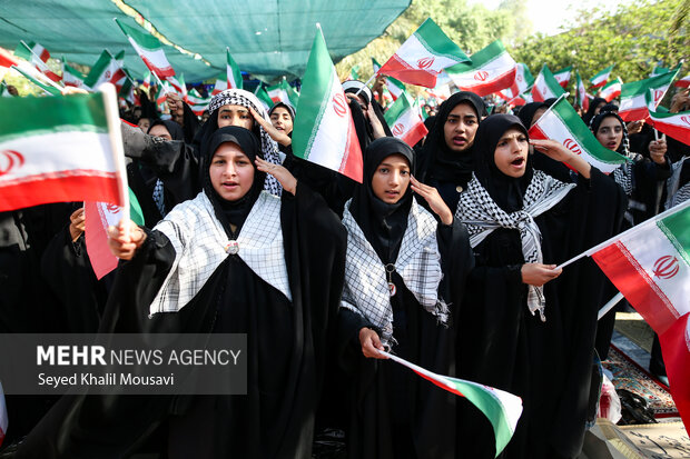 اعزام ۴۰ هزار معلم به مناطق عملیاتی جنوب آغاز می‌شود