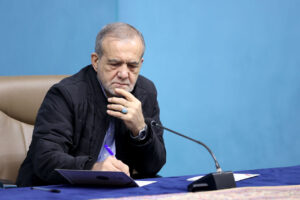 رئیس‌جمهور: با چاپ پول و وعده‌های بی‌پشتوانه تورم درست نمی‌کنیم