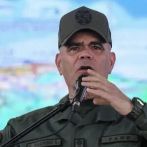 وزیر دفاع ونزوئلا:در حال جنگ با دروغ، افترا و تهدید نظامی آمریکا هستیم