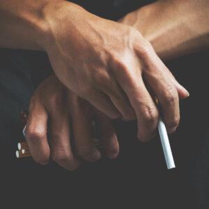 نسلی در محاصره دود؛ رشد نگران‌کننده مصرف دخانیات در نوجوانان