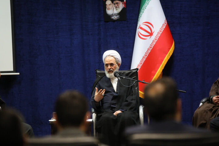 امام جمعه قم: مدیریت استان با رویکردی اثرگذار در مسیر خدمت حرکت می‌کند