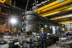 نفس مصنوعی به تولید ؛ روایت فعالان اقتصادی از چالش‌های آبان