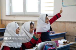 فعالیت مدارس و ادارات خوزستان فردا چهارشنبه حضوری است