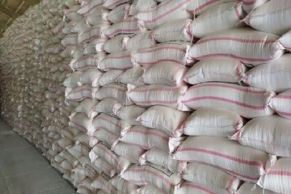 کشف ۲ تن کود شیمیایی خارج از سیستم توزیع در شهرستان دنا