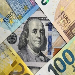 ثبات دلار در بازار ارز تجاری؛ معاملات همچنان در مسیر کنترل‌شده