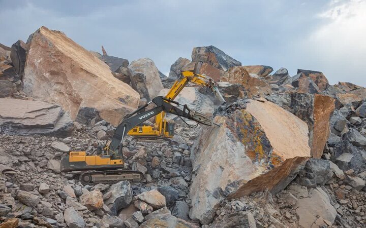 احمدپور: پرونده تخلف دپوی پوکه معدنی سردشت به مراجع قضائی‌ ارجاع شد