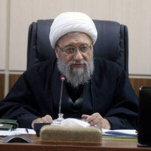 آیت‌الله آملی‌لاریجانی: از ظرفیت دانشجویان استفاده می‌کنیم