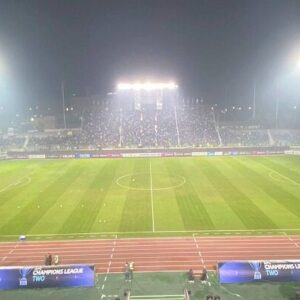 فرار هواداران از بارش شدید باران/ درخواست طرفداران استقلال از ساپینتو