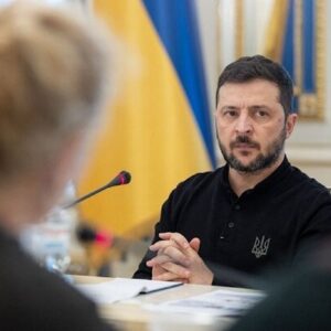 منبع آمریکایی: تیم ترامپ به زلنسکی به چشم یک کمدین نگاه می‌کند