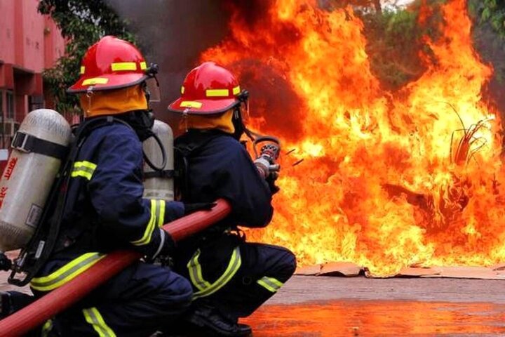 مهار حریق آشپزخانه بازار پردیس کیش