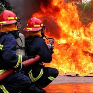 آتش‌سوزی سوله تجهیزات الکترونیکی در دولت‌آباد؛ تاکنون ۸ مصدوم گزارش شد